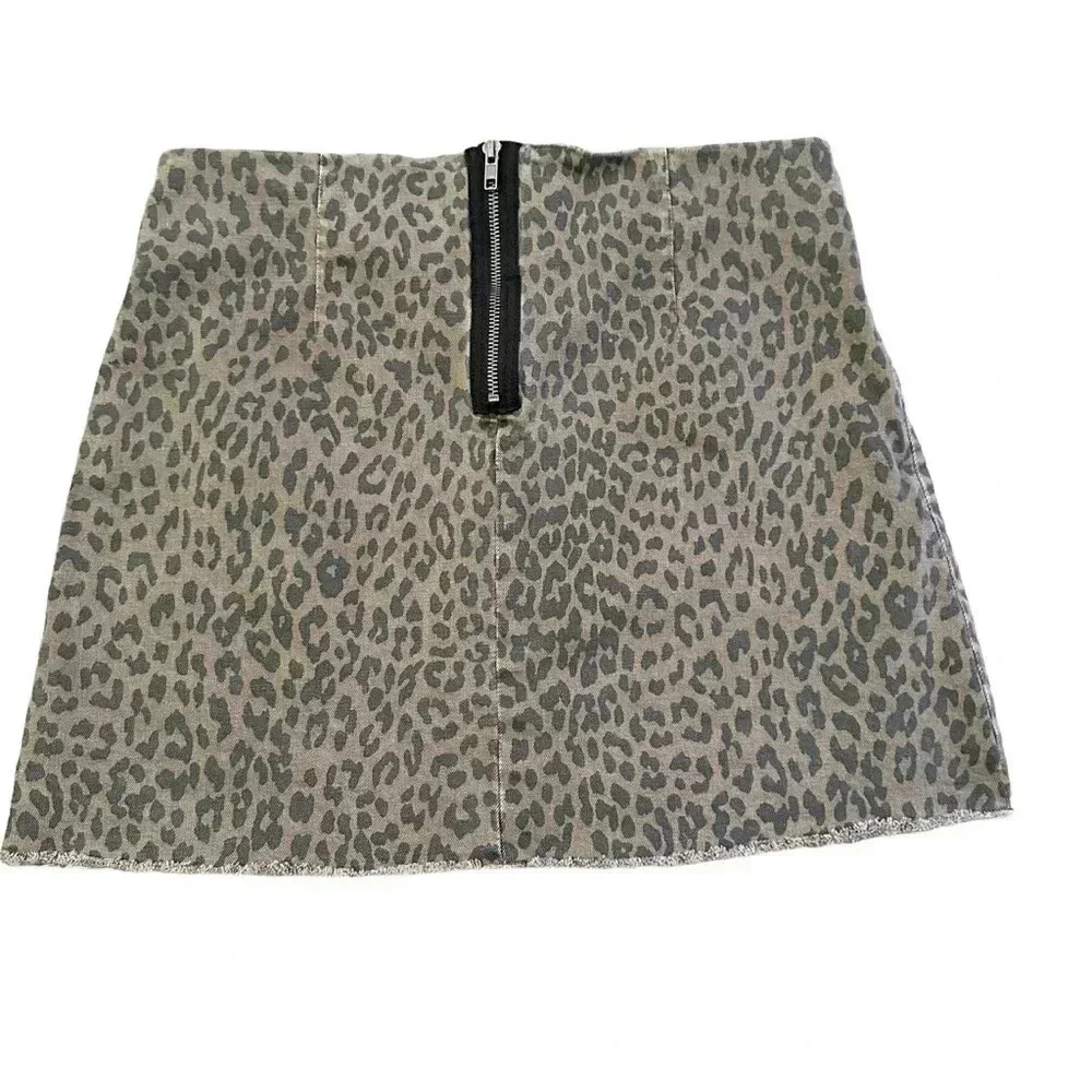 Pistola• Cheetah print raw hem mini skirt size medium - Picture 2 of 10
